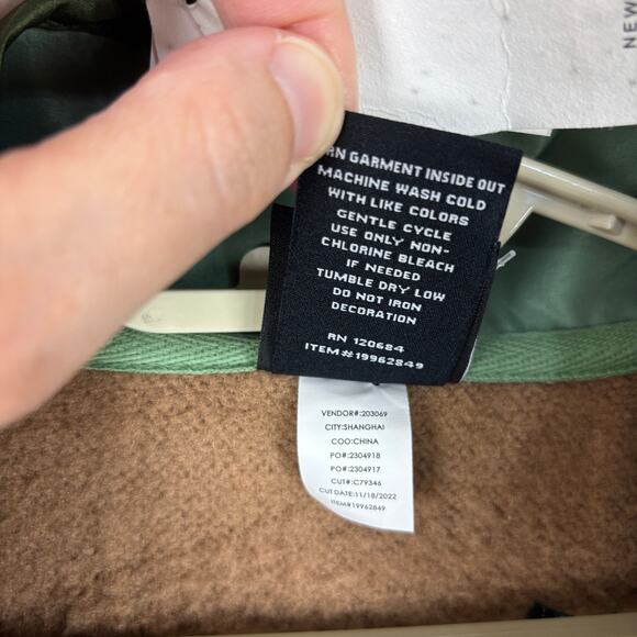 Lord of the Rings Fellowship Sherpa Sweater Jacket Middle Earth XL NEW - Picture 9 of 10